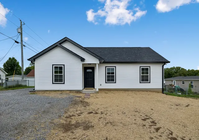 1st image of 102 Hills St, Woodbury, TN 37190 | MLS# 3297857