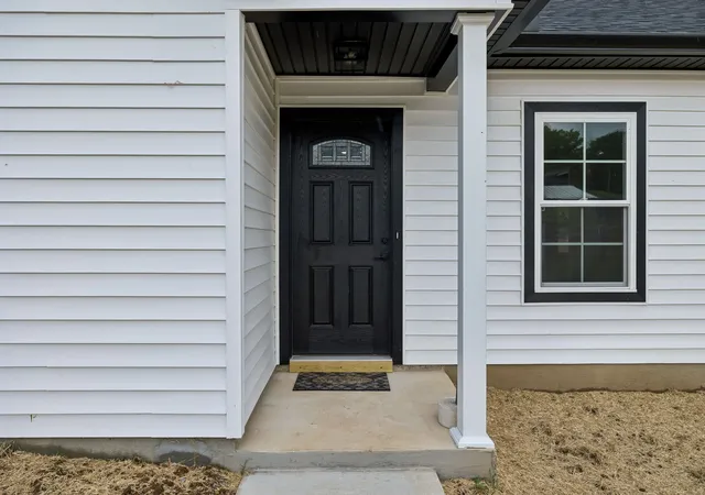 Photo 3 of Single family home for sale at 102 Hills St, Woodbury, TN 37190 | MLS# 3297857 | Listing updated on 2026-09-03