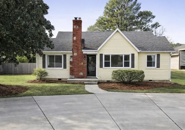 1st image of 583 N Broad St, Lexington, TN 38351 | MLS# 3297790