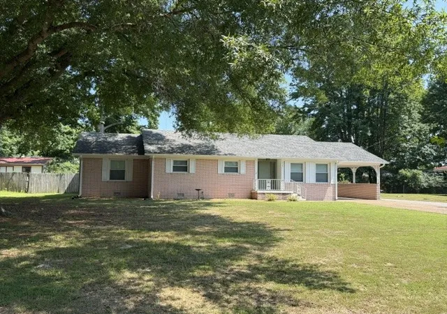 1st image of 504 Franklin Dr, Paris, TN 38242 | MLS# 3297797