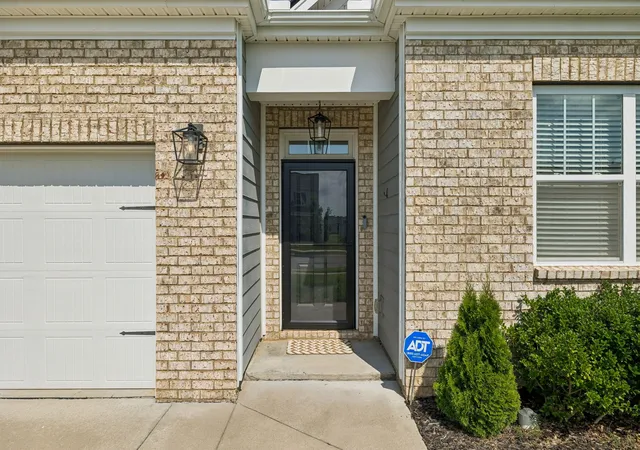 Photo 3 of Single family home for sale at 7098 Sunny Parks Dr, White House, TN 37188 | MLS# 3306111 | Listing updated on 2026-09-17