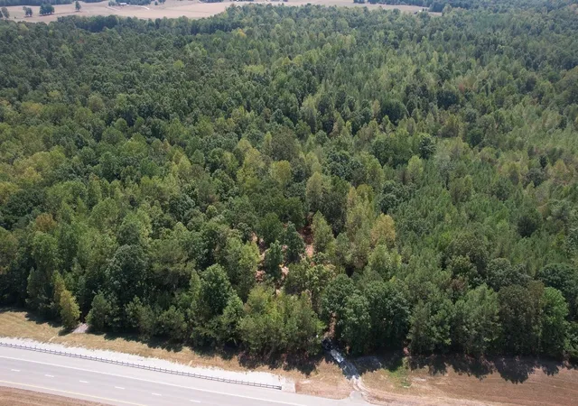 1st image of 7011 Waynesboro Hwy, Lawrenceburg, TN 38464 | MLS# 3307336