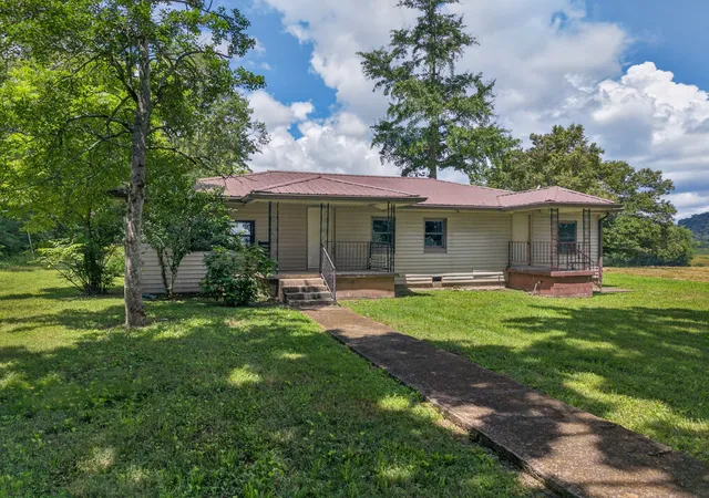 Photo 4 of Single family home for sale at 54 Hovis Bnd Rd, Fayetteville, TN 37334 | MLS# 3298106 | Listing updated on 2026-07-21