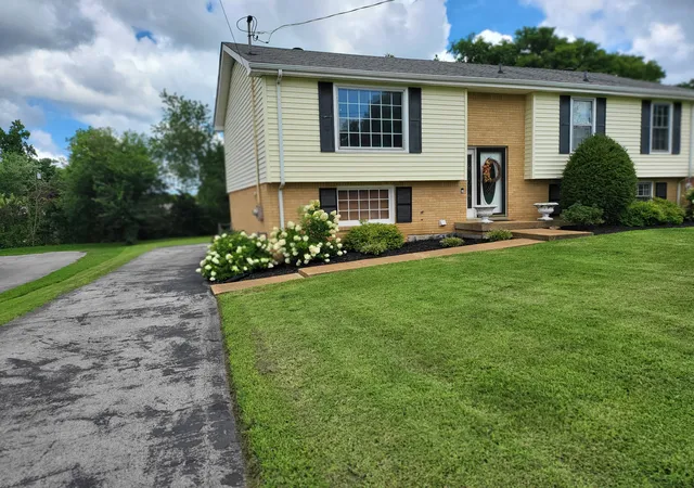 1st image of 629 Dutchmans Dr, Hermitage, TN 37076 | MLS# 3297929