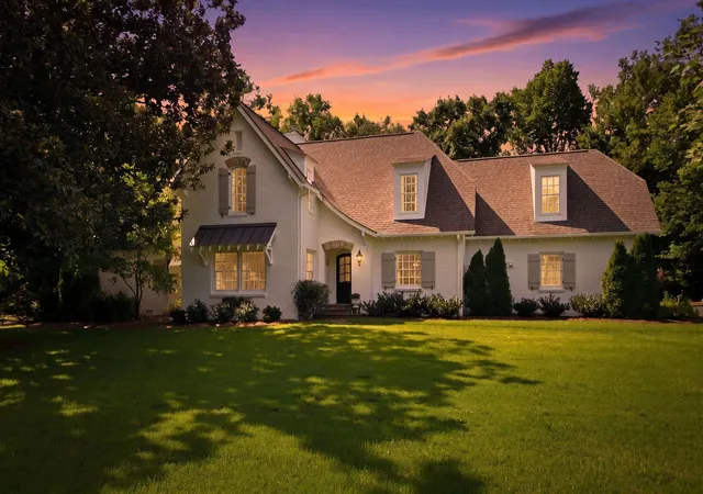 2nd image of 933 Van Leer Dr, Nashville, TN 37220 | MLS# 3309308