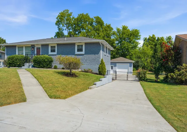 Single family home for sale at 5008 Bonnavista Dr, Hermitage, TN 37076 | MLS# 3546432