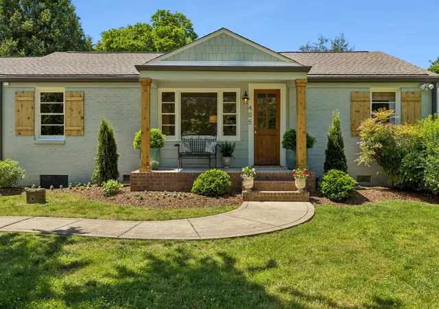 Photo 2 of Single family home for sale at 405 Roberts St, Franklin, TN 37064 | MLS# 3304812 | Listing updated on 2026-09-12