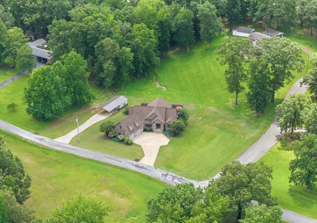 2nd image of 580 Skyline Dr, Huntingdon, TN 38344 | MLS# 3302563