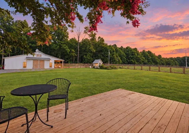 Photo 3 of Single family home for sale at 2404 Savage Crk Dr, Springfield, TN 37172 | MLS# 3304559 | Listing updated on 2026-10-04