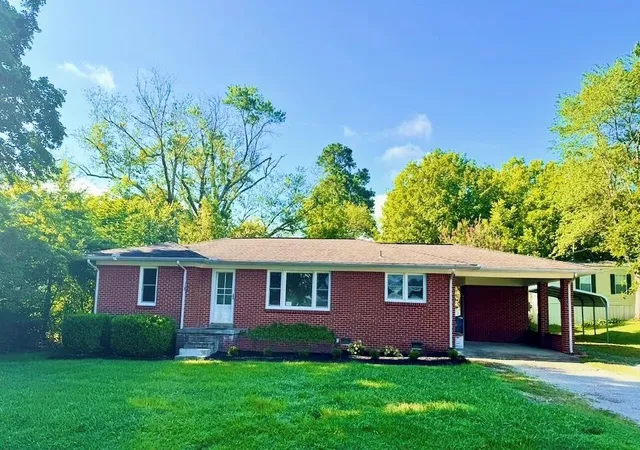 1st image of 127 Davidson St, Camden, TN 38320 | MLS# 3297944