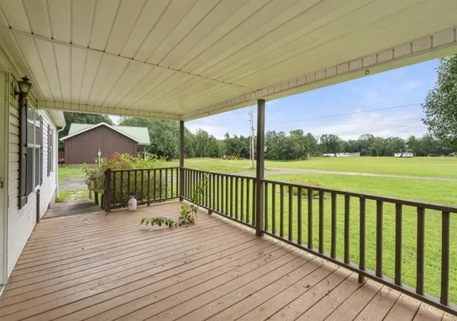 Photo 3 of Manufactured home for sale at 301 Shirley Bates Dr, Clifton, TN 38425 | MLS# 3297979 | Listing updated on 2026-07-20