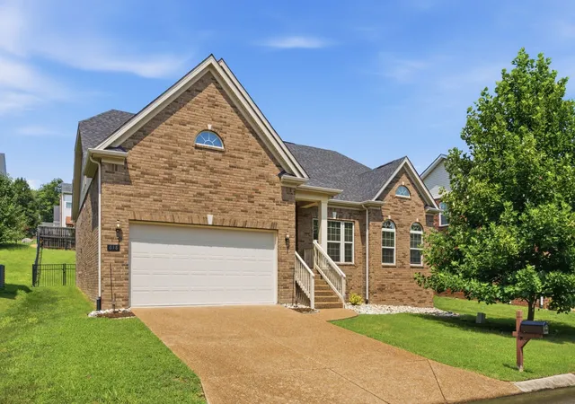 Photo 2 of Single family home for sale at 618 Stonebridge Ln, Mount Juliet, TN 37122 | MLS# 3306115 | Listing updated on 2026-10-04