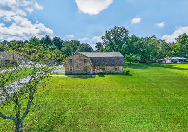 Photo 3 of Single family home for sale at 241 Camille St, Manchester, TN 37355 | MLS# 3315991 | Listing updated on 2026-10-02