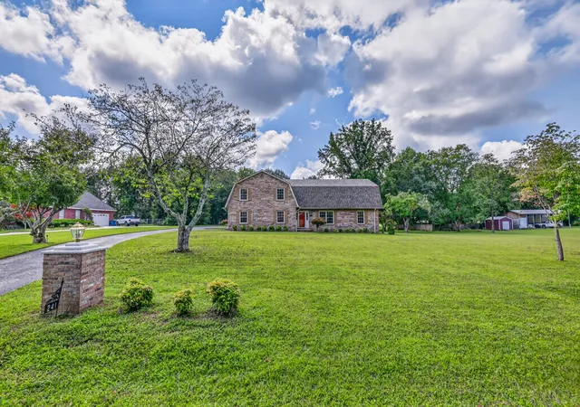 Photo 3 of Single family home for sale at 241 Camille St, Manchester, TN 37355 | MLS# 3315991 | Listing updated on 2026-10-02