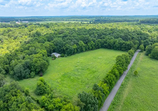 2nd image of 498 Rattlesnake Lodge Rd, Shelbyville, TN 37160 | MLS# 3299505