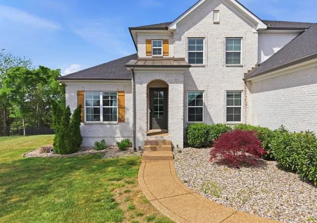 Photo 3 of Mansion for sale at 119 Sperance Ln, Gallatin, TN 37066 | MLS# 3597841 | Listing updated on 2026-09-29