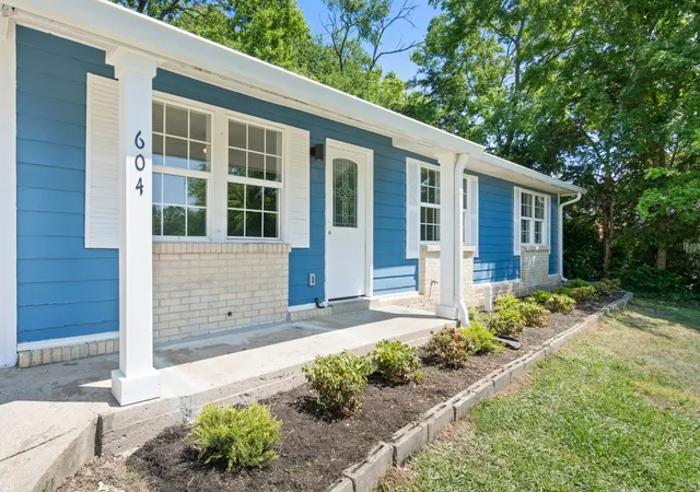 Photo 3 of Single family home for sale at 604 Valley Grv Ct, Hermitage, TN 37076 | MLS# 3306365 | Listing updated on 2026-09-20