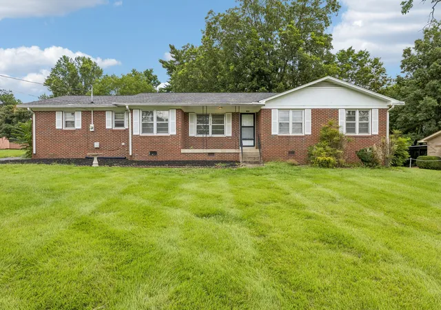 1st image of 950 Fairlane Dr, Lewisburg, TN 37091 | MLS# 3305243