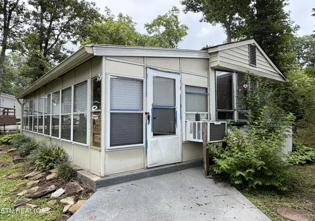 3rd image of 160 Apache Tr, Crossville, TN 38572 | MLS# 3298036