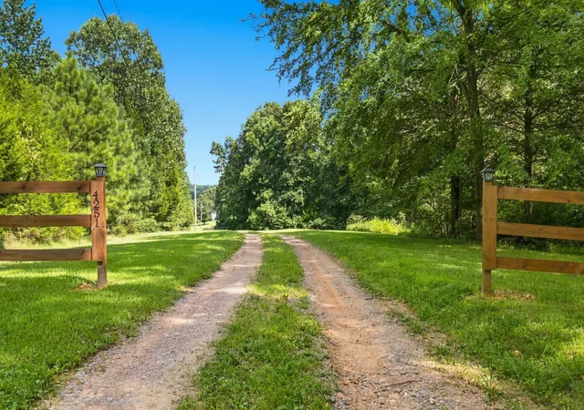 2nd image of 4251 Old Metal Rd, Palmyra, TN 37142 | MLS# 3298067