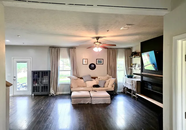 Photo 1 of Single family home for sale at 802 Silverhill Dr, Murfreesboro, TN 37129 | MLS# 3298101 | Listing updated on 2026-09-24
