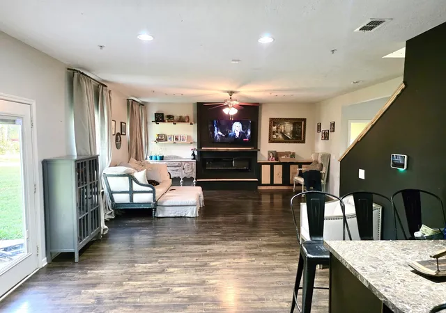 Photo 3 of Single family home for sale at 802 Silverhill Dr, Murfreesboro, TN 37129 | MLS# 3298101 | Listing updated on 2026-09-24