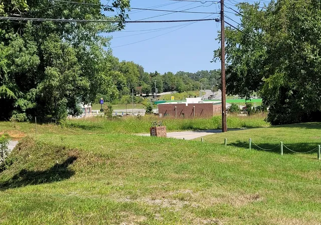 1st image of 416 Bellamy Ln, Clarksville, TN 37043 | MLS# 3302393