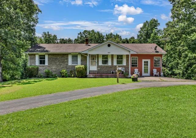 Photo 3 of Single family home for sale at 931 Bumpus Mills Rd, Dover, TN 37058 | MLS# 3306454 | Listing updated on 2026-09-24