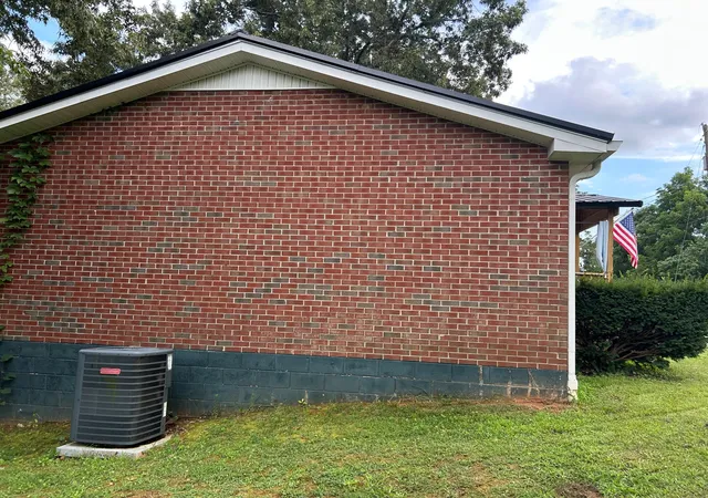 Photo 3 of Single family home for sale at 505 Ned Dr, Clarksville, TN 37042 | MLS# 3298137 | Listing updated on 2026-08-20