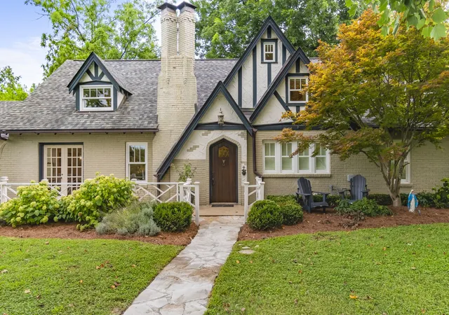 Photo 1 of Single family home for sale at 1121 Glenwood Ave, Nashville, TN 37204 | MLS# 3298132 | Listing updated on 2026-08-17