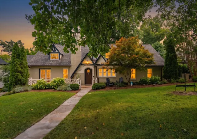 Photo 2 of Single family home for sale at 1121 Glenwood Ave, Nashville, TN 37204 | MLS# 3298132 | Listing updated on 2026-08-17