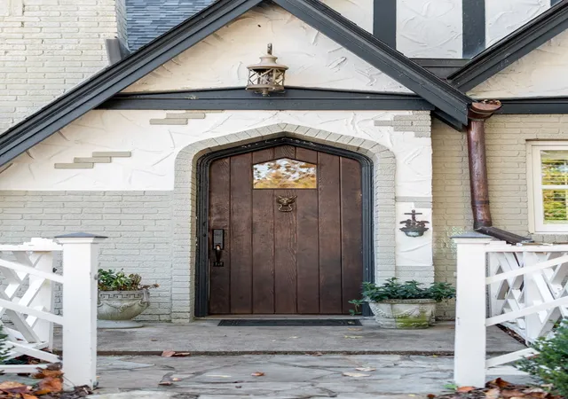 Photo 3 of Single family home for sale at 1121 Glenwood Ave, Nashville, TN 37204 | MLS# 3298132 | Listing updated on 2026-08-17