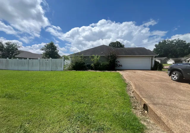 3rd image of 460 Kendyl Cv, Henderson, TN 38340 | MLS# 3298153