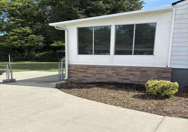 Photo 2 of Single family home for sale at 2825 Surrey Rd, Nashville, TN 37214 | MLS# 3298458 | Listing updated on 2026-08-23