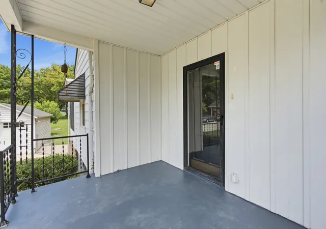 Photo 3 of Single family home for sale at 2825 Surrey Rd, Nashville, TN 37214 | MLS# 3298458 | Listing updated on 2026-08-23