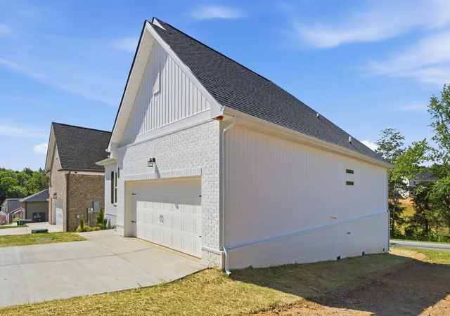 Photo 3 of Sale Pending at 977 Hunters Ln, Springfield, TN 37172 | MLS# 3299339 | Listing updated on 2026-08-20