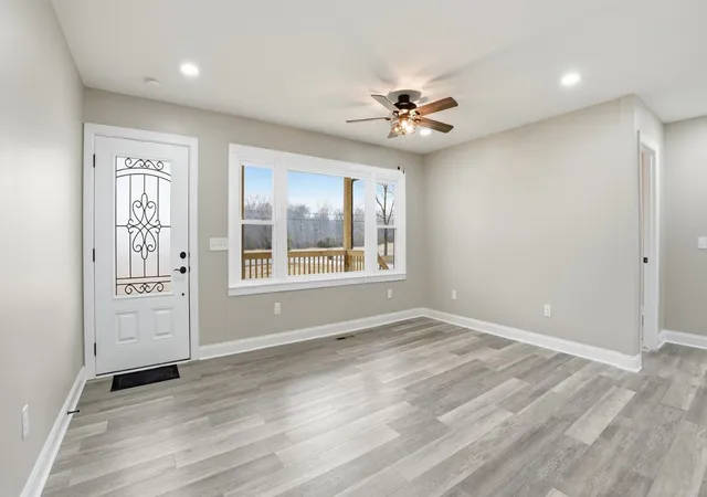 Photo 3 of Single family home for sale at 125 Old Shelbyville Hwy, Tullahoma, TN 37388 | MLS# 3306200 | Listing updated on 2026-10-07