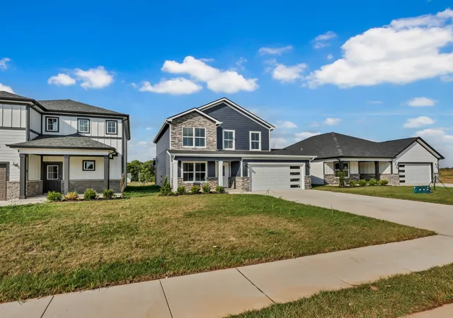 Photo 4 of Single family home for sale at 2732 Brewster Dr, Clarksville, TN 37042 | MLS# 3304671 | Listing updated on 2026-10-26