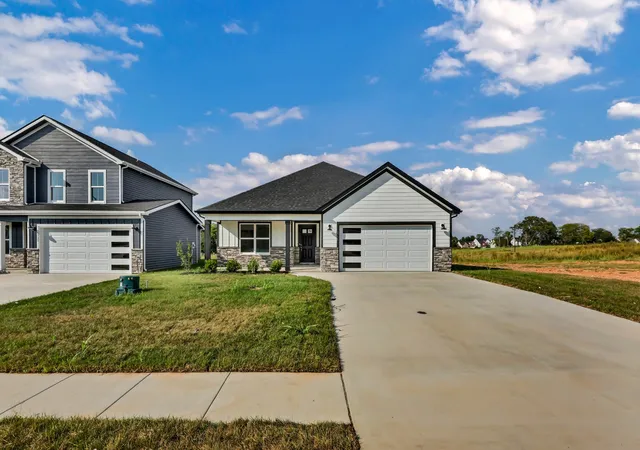 Photo 2 of Single family home for sale at 2736 Brewster Dr, Clarksville, TN 37042 | MLS# 3304684 | Listing updated on 2026-10-26