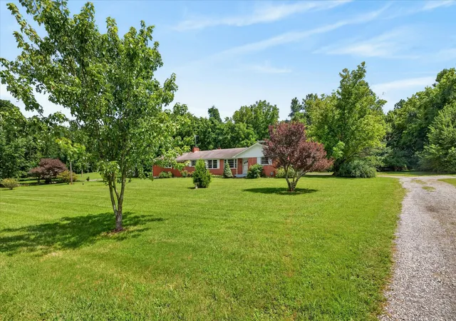 Photo 3 of Single family home for sale at 910 Highway 13, Cunningham, TN 37052 | MLS# 3303955 | Listing updated on 2026-09-04