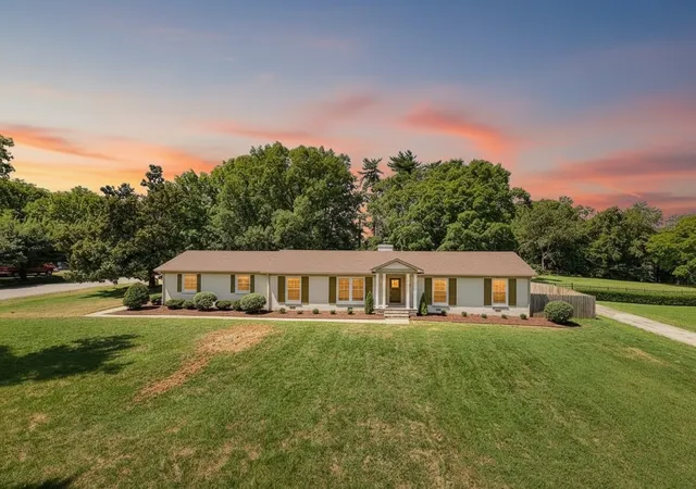 1st image of 1707 Hillsboro Rd, Franklin, TN 37069 | MLS# 3320543