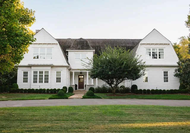 Photo 1 of Mansion for sale at 3435 Hampton Ave, Nashville, TN 37215 | MLS# 3304243 | Listing updated on 2026-09-30