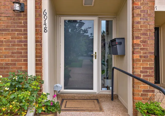 Photo 2 of Townhouse for sale at 6948 Highland Park Dr, Nashville, TN 37205 | MLS# 3305441 | Listing updated on 2026-08-10
