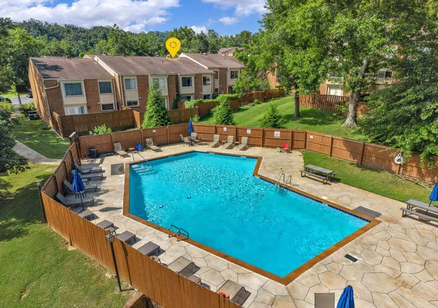 Photo 3 of Townhouse for sale at 6948 Highland Park Dr, Nashville, TN 37205 | MLS# 3305441 | Listing updated on 2026-08-10
