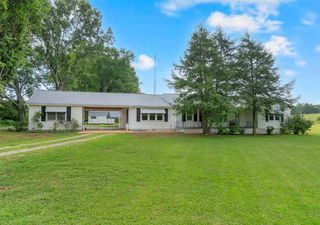 1st image of 4237 Old Alto Hwy, Decherd, TN 37324 | MLS# 3299488