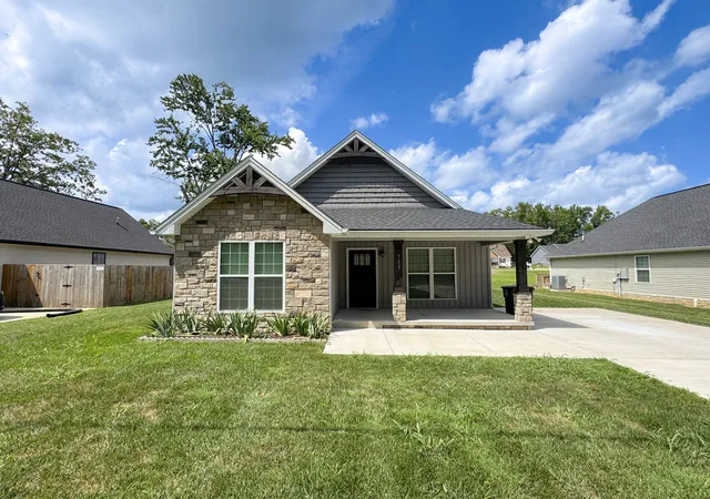 2nd image of 122 Mazie Dr, Lafayette, TN 37083 | MLS# 3309136