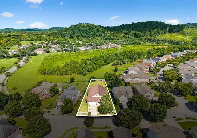 Photo 3 of Single family home for sale at 1008 Riverspring Dr, Nashville, TN 37221 | MLS# 3301880 | Listing updated on 2026-09-04