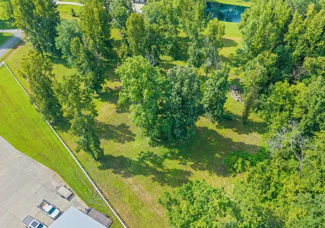 Photo 4 of Land for sale at 0 Matlock Dr, Chapmansboro, TN 37035 | MLS# 3311640 | Listing updated on 2026-10-02