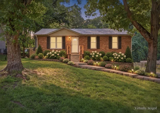 Photo 1 of Single family home for sale at 1832 Palamino Dr, Clarksville, TN 37042 | MLS# 3305295 | Listing updated on 2026-09-29