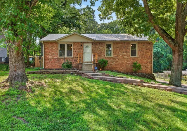 4th image of 1832 Palamino Dr, Clarksville, TN 37042 | MLS# 3305295